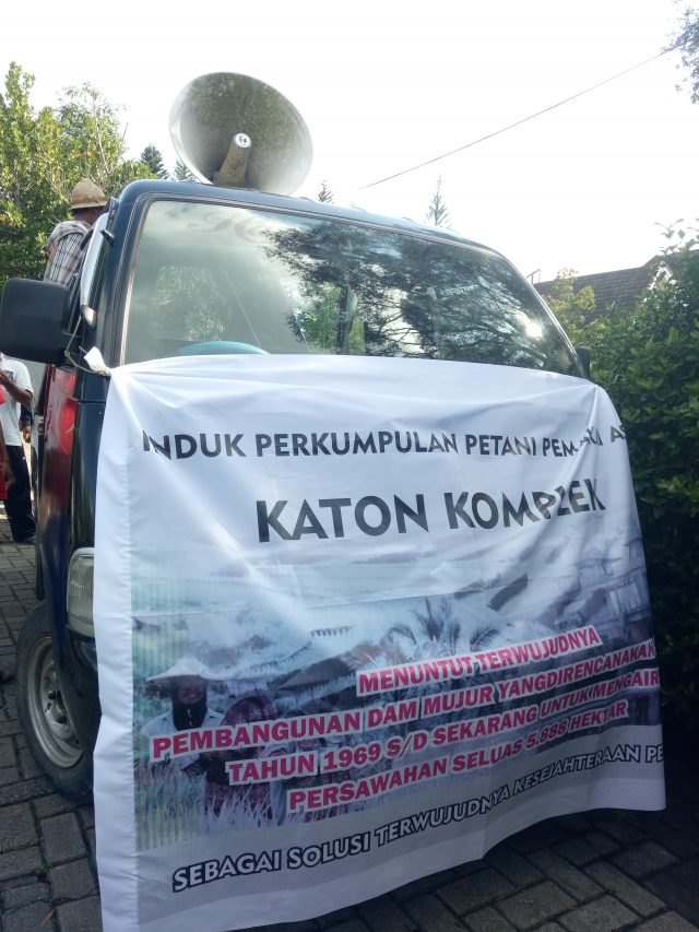 demo dukung dam mujur