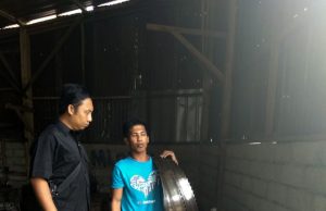 Goyang gergaji berakhir di polsek Gunung Sari