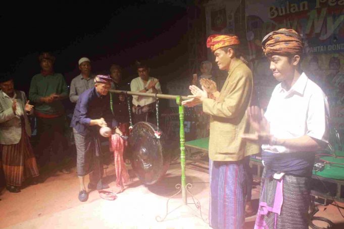 Wabup pukul gong,Pembukaan bulan pesona bau nyale di dondon meriah