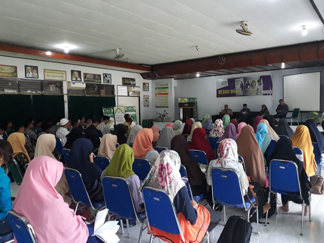 BEDAH-BUKU