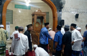 Zul Buka Puasa dan Imami Sholat di Masjid Masjid Agung Nurul Huda Sumbawa.Rangkaian Kegiatan…