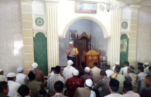 Kapolres Mataram Bertindak Jadi Khatib. Pidato Soal Pilkada NTB
