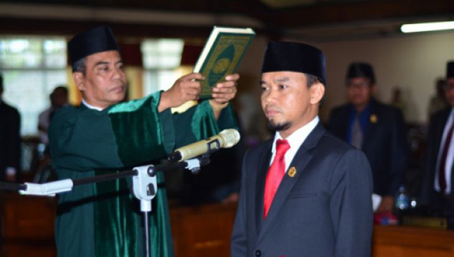 wakil-ketua-dprd-propinsi-ntb-lalu-wirajaya