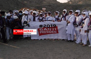 Menag Lukman Sentil Pengibaran Kaos #2019GantiPresiden Di Mina. Begini Katanya kaos ganti presiden di mina