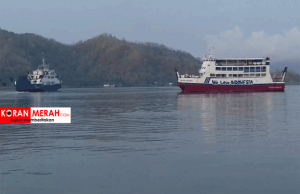 knalpot kapal terbakar