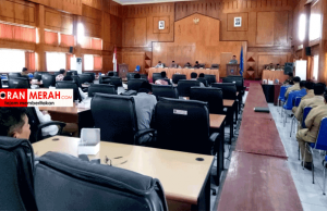 Catatan Pemandangan Umum Fraksi Terhadap Nota Keuangan Dan Ranperda APBD-P 2018 Loteng pemandangan umum dprd loteng