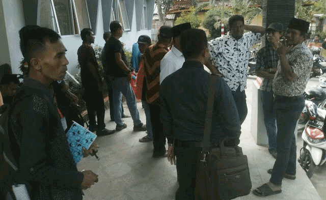warga demo bpn bima