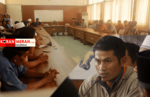 Datangi Pemda Loteng, Tuntut Kateng Dijabat. Ketua BPD: Api Dalam Sekam