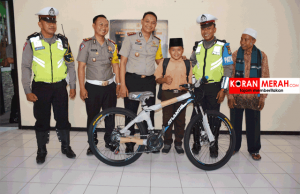Kisah Dibalik Pemberian Sepeda Kepada Rizki Setelah Menangis Ditilang Polres Lotim