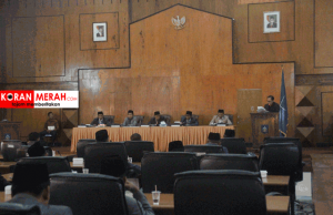 Fraksi Sampaikan Pemandangan Umum Terhadap Nota Keuangan RAPBD Loteng 2019