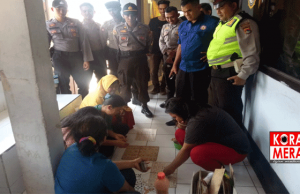 9 Ibu-Ibu di Dompu Ditangkap Karena Bermain Judi. Barang Buktinya Sembako
