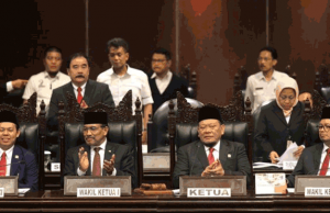 Pimpinan DPD Dilantik. La Nyalla Mattalitti Jadi Ketua