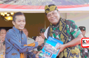 Datang di Lombok, Kepala Staf Umum TNI Diberikan Gelar Oleh Majlis Adat Sasak