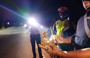 Patroli, Polisi Amankan Mobil, Motor Hingga Sajam di Loteng