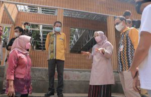 Wow…Sekolah di Lombok Ini Jadi Sekolah Plastik Pertama di Dunia