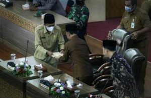 Rapat Paripurna Dewan Dengarkan Penyampaian Dan Penjelasan Tentang Ranperda APBD 2022
