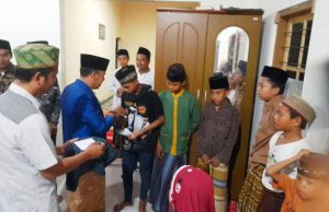 Anggota DPRD Loteng Blusukan Santuni Puluhan Anak Yatim Dan Fakir Miskin