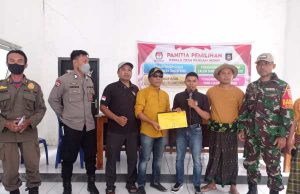 Unik, Pria di Lombok Tengah Ini Jalan 3 Km Untuk Daftar Calon Kades