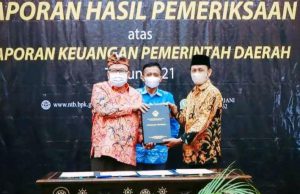 Ikut Terima Dokumen WTP Ke- 10, Ketua DPRD Loteng Sebut Berkat Sinergitas