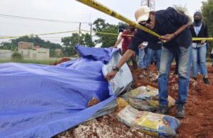 Penemuan Kuburan Paket Bansos Presiden Jokowi, Begini Kata Polisi
