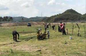 Jelang WSBK, Warga Malah Pagari Lahan di Kawasan Mandalika