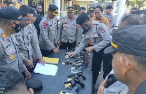 Ratusan Senpi Personil Kapolresta Mataram Dicek, Ada Apa ?