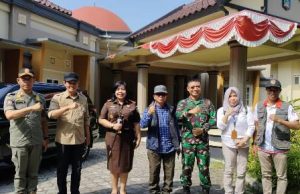 Bupati Dan Wakil Bupati Lombok Tengah Bagi Tim Pantau Pemilu