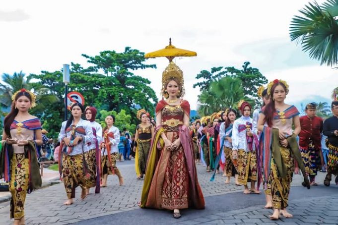 Karnaval 1000 Putri Siap Meriahkan Event Bau Nyale 2025 di Lombok Tengah