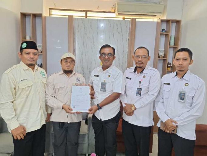 Dorong Produk Halal di Lapas dan Rutan, Penyelia Halal BNSP Serahkan Sertifikat Halal ke Kanwil DITJENPAS NTB