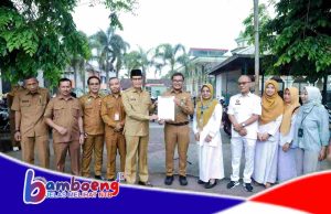 Serahkan Mobil Ambulans ke RSUD Praya, Begini Kata Wabup Lombok Tengah