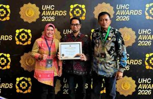 Gerakkan Program UHC, Lombok Tengah Diganjar Penghargaan