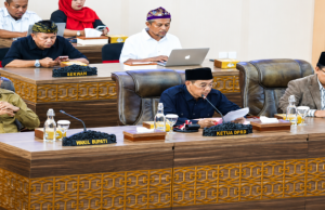 DPRD Lombok Tengah Sampaikan Pemandangan Umum Fraksi atas Raperda Pertanggungjawaban APBD 2025