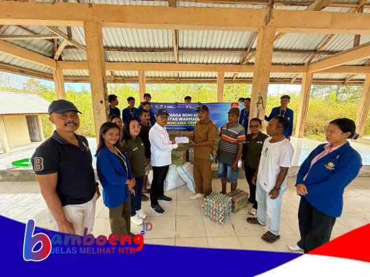 Hari Kedua Peduli Gempa NTT, Warmadewa bersama Mahasiswa KKN Salurkan Bantuan di Desa Macang Tanggar