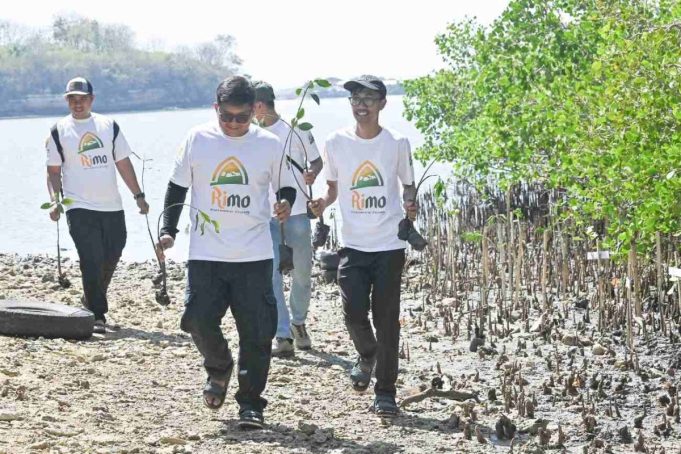 Bank NTB Syariah Perkuat Komitmen ESG, Mangrove Paremas Jadi Simbol Aksi Nyata Jaga Pesisir