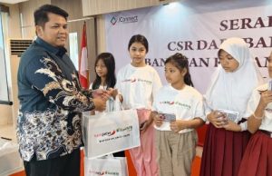 Bank Jatim Bersama Bank NTB Syariah & IZI Salurkan Bantuan Kacamata Gratis bagi Pelajar