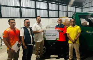 Tanggap Bencana Kebakaran Desa Adat Sade, Bank NTB Syariah Salurkan Bantuan Air Bersih dan Paket Sembako